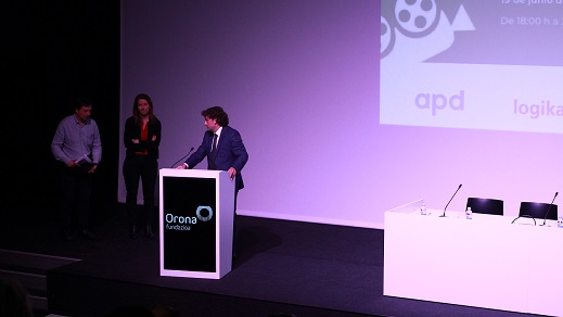 Iñaki Gorostidi durante el discurso de apertura del cineforum de Orona