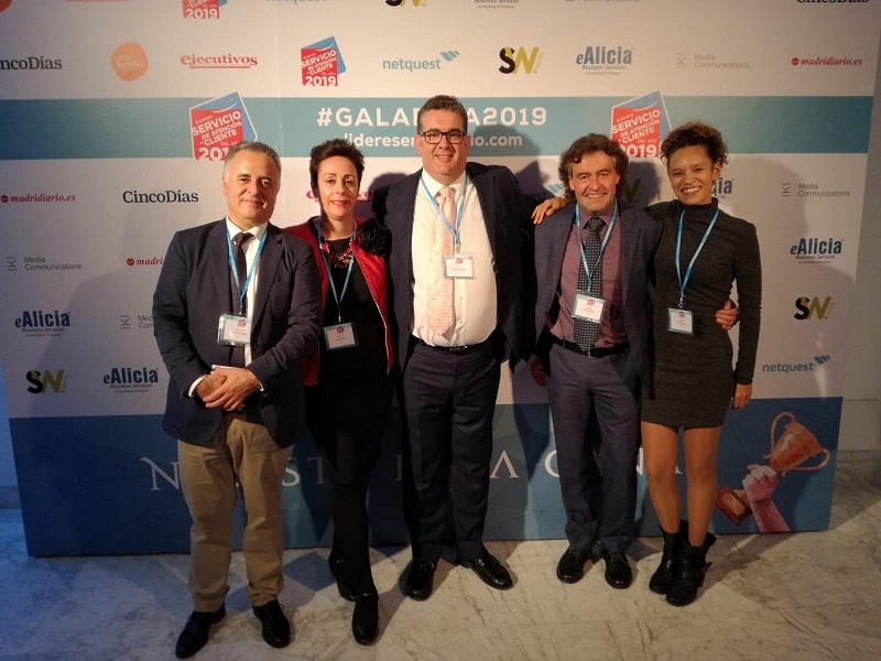responsables de Logikaline en compañía del equipo de Eroski durante la Gala Líderes en Servicios 2019