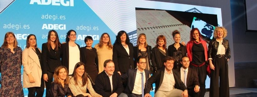 miembros del equipo de Logikaline en uno de los eventos de ADEGI en Donostia