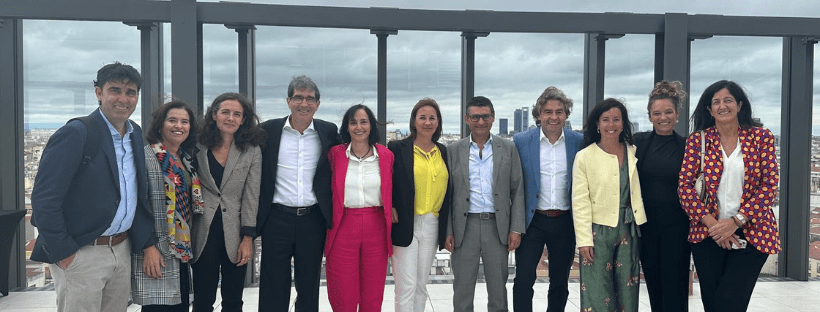miembros del equipo de Kutxabank Investment junto a Logikaline